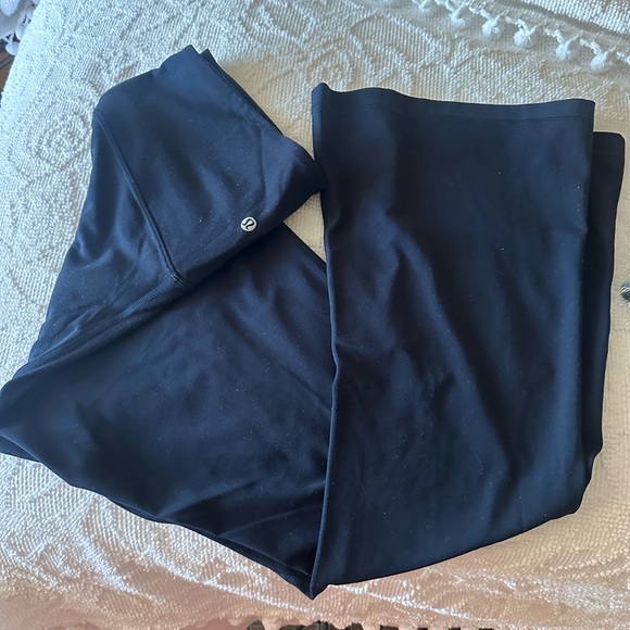 Lululemon Leggings - Navy/Flare - Picture 2 of 5